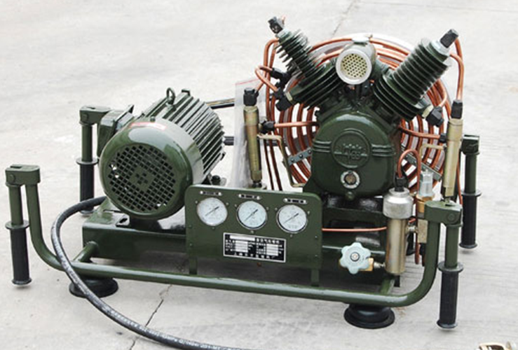 為什么呼吸器充氣機的油耗相對較高？